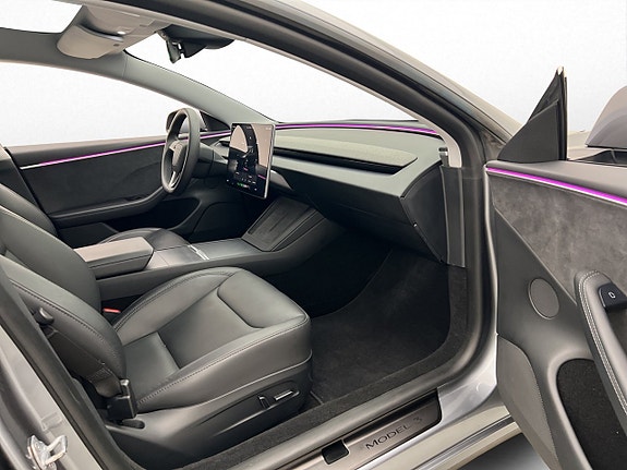 Tesla Model 3 26 of 30