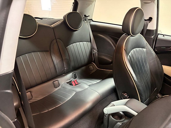 MINI Cooper 10 of 11
