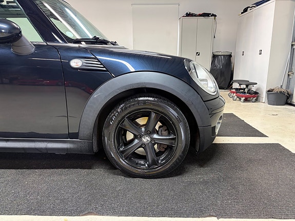 MINI Cooper 7 of 11