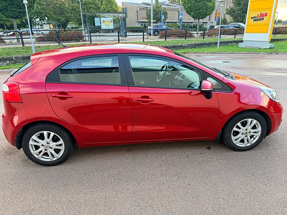Kia Rio 7 of 25
