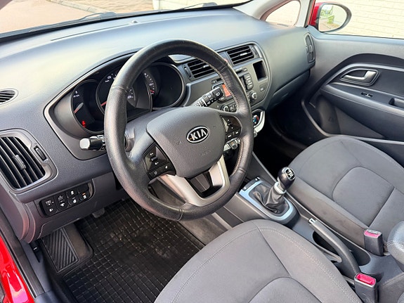 Kia Rio 13 of 25