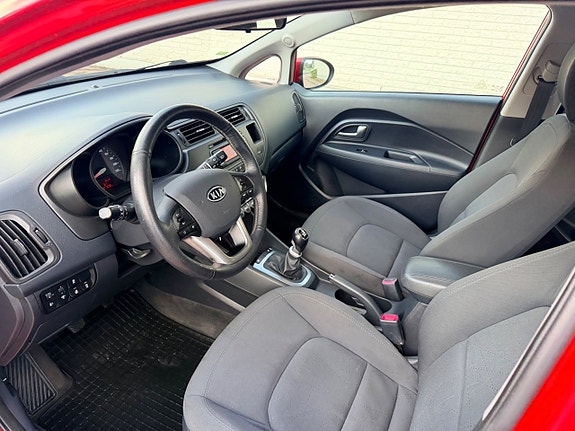 Kia Rio 12 of 25
