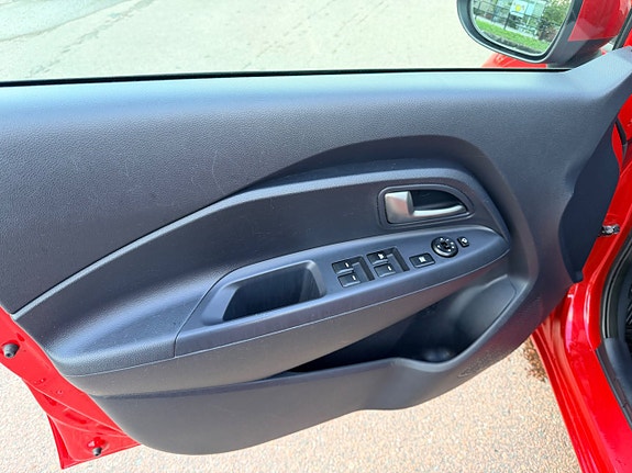 Kia Rio 10 of 25