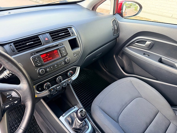 Kia Rio 14 of 25