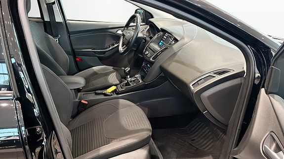 Ford Focus 3 of 9
