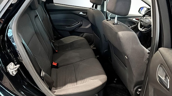 Ford Focus 5 of 9