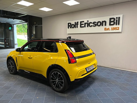 Renault 5 E-Tech 3 of 17