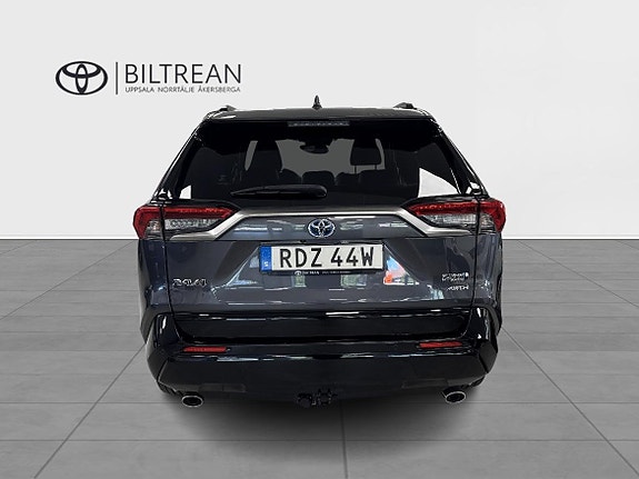 Toyota RAV4 5 of 13