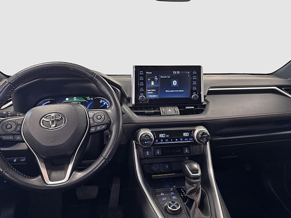 Toyota RAV4 7 of 13