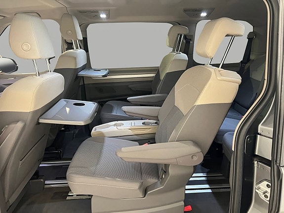 Volkswagen Multivan 12 of 16