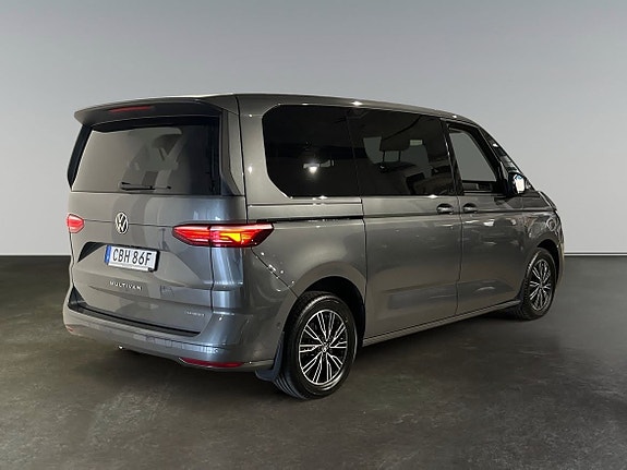 Volkswagen Multivan 3 of 16