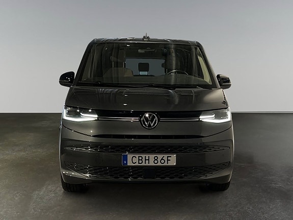 Volkswagen Multivan 5 of 16