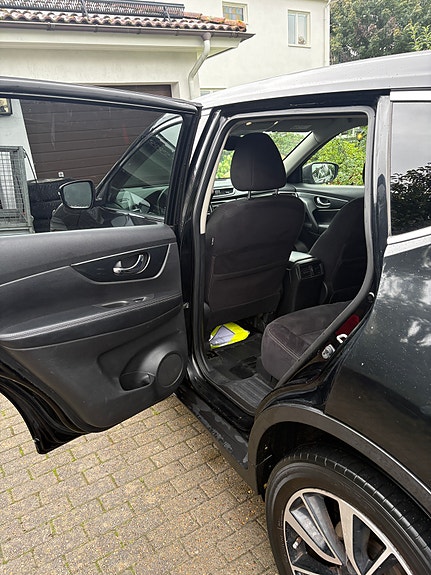 Nissan X-Trail 15 of 17