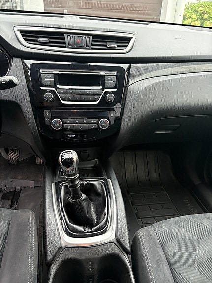 Nissan X-Trail 9 of 17