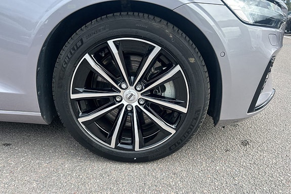 Volvo V60 11 of 17