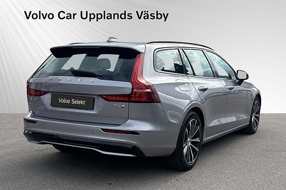 Volvo V60 4 of 17