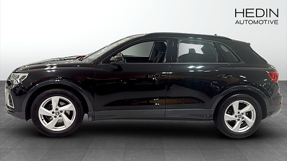 Audi Q3 2 of 11