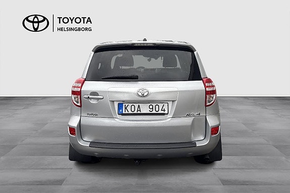 Toyota RAV4 5 of 7