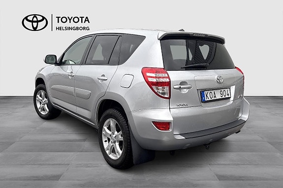 Toyota RAV4 4 of 7