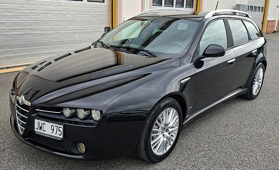 Alfa Romeo 159 2 of 14