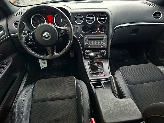 Alfa Romeo 159 13 of 16