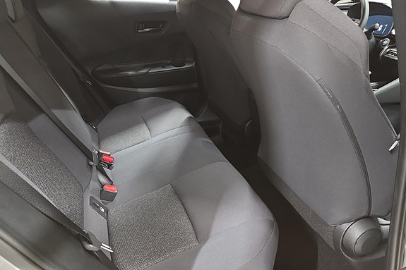 Toyota C-HR 15 of 19