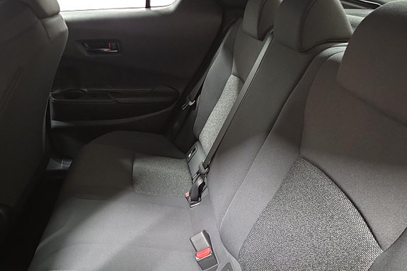 Toyota C-HR 14 of 19