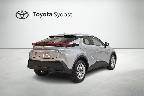Toyota C-HR 8 of 19