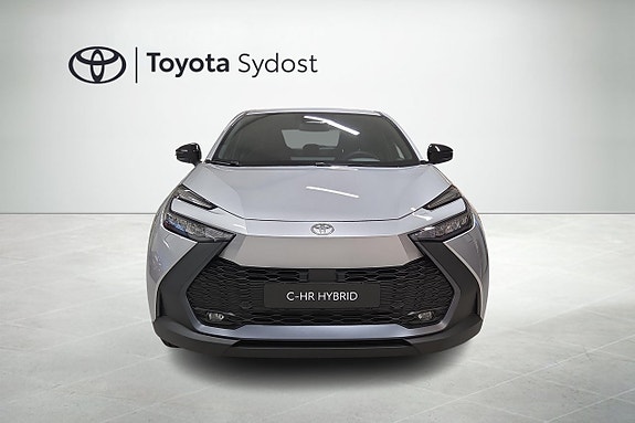 Toyota C-HR 2 of 19