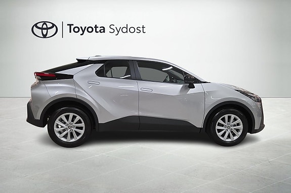 Toyota C-HR 7 of 19