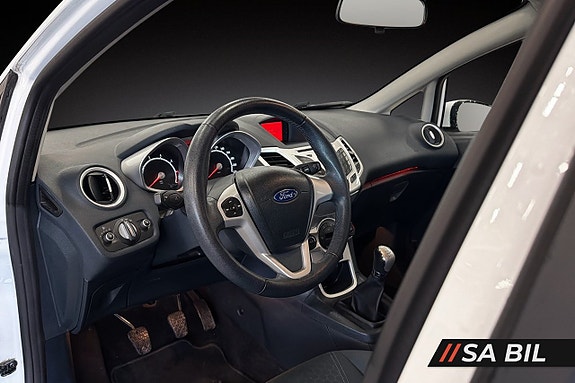 Ford Fiesta 5 of 10