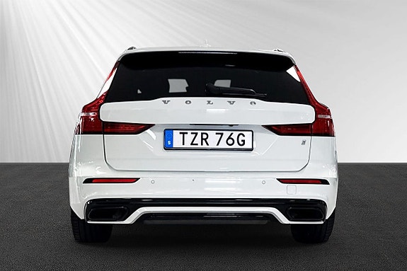Volvo V60 2 of 12