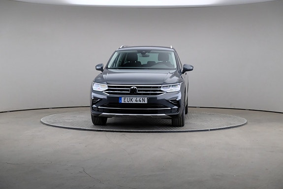 Volkswagen Tiguan 3 of 26