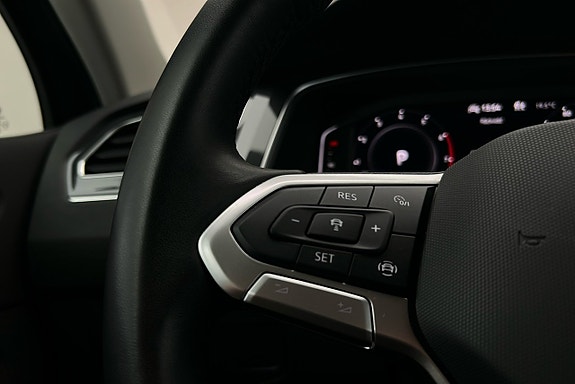 Volkswagen Tiguan 23 of 26