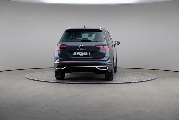 Volkswagen Tiguan 5 of 26