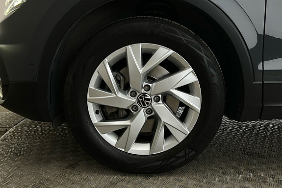 Volkswagen Tiguan 12 of 26