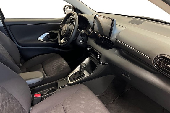 Toyota Yaris 7 of 21