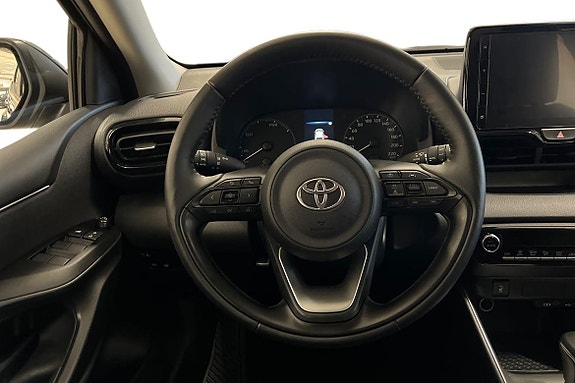 Toyota Yaris 11 of 21
