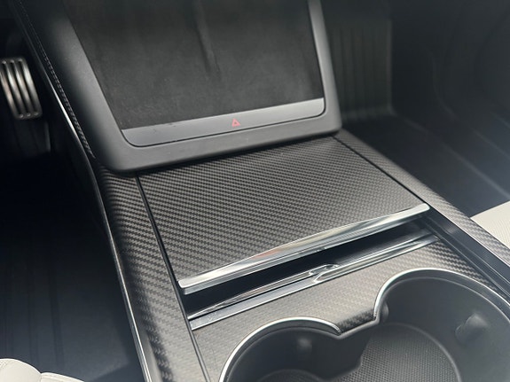 Tesla Model S 21 of 29