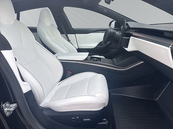 Tesla Model S 14 of 29