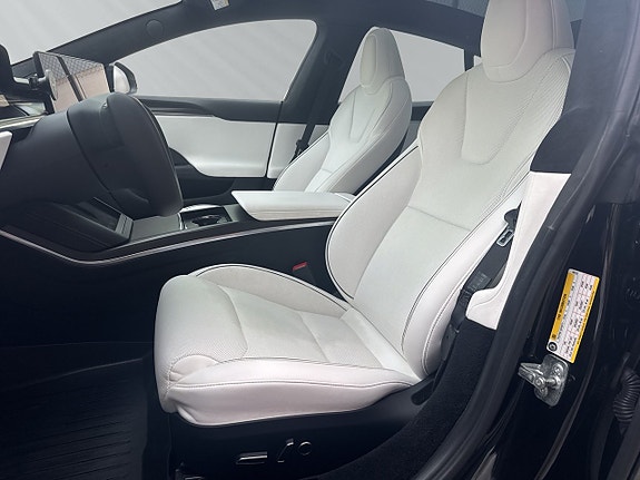 Tesla Model S 12 of 29