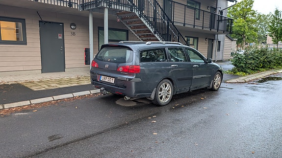 Honda Accord 3 of 6