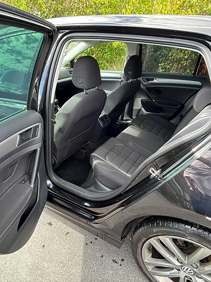 Volkswagen Golf VII 6 of 12