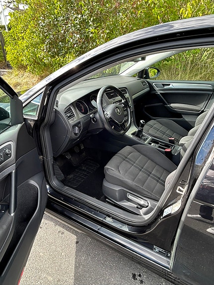 Volkswagen Golf VII 5 of 12