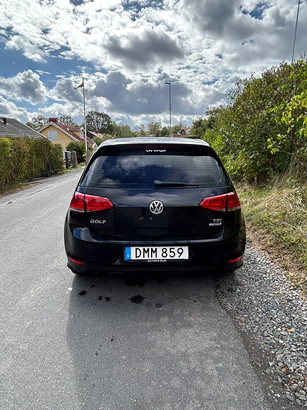 Volkswagen Golf VII 4 of 12