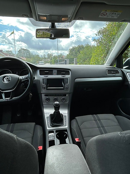 Volkswagen Golf VII 7 of 12