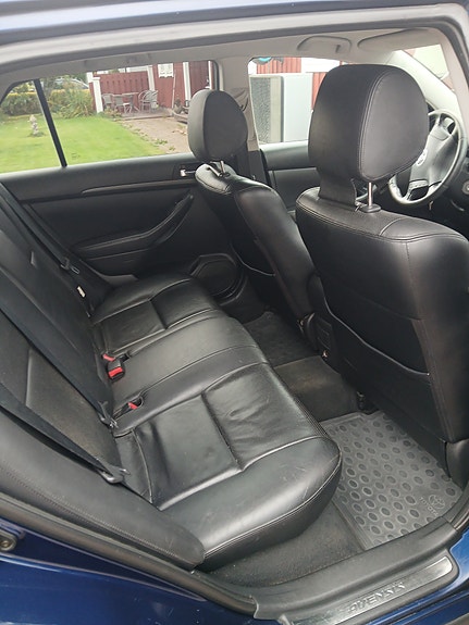 Toyota Avensis 8 of 13