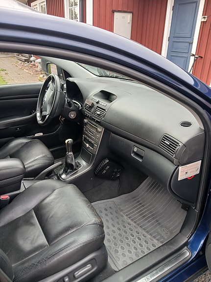 Toyota Avensis 9 of 13