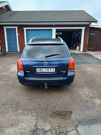 Toyota Avensis 3 of 13