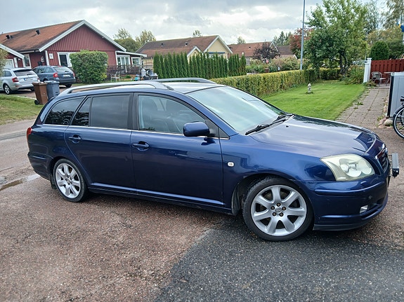 Toyota Avensis 4 of 13